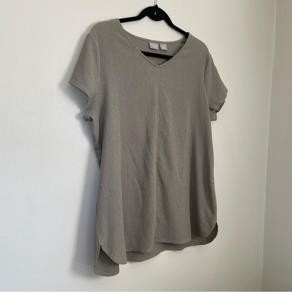 Chico's | Sage Green Short Sleeve Top | Size 2 (12-14) - Picture 2 of 10